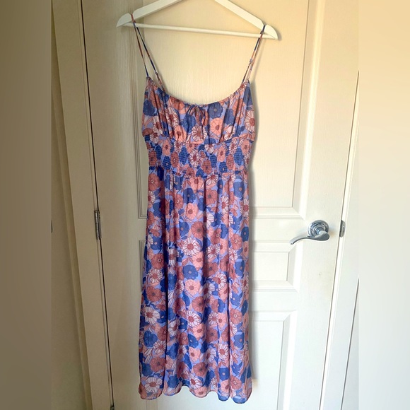 Floral Aritizia Wilfred dress with cute side slit size medium - Picture 1 of 4